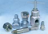 Machined stainless steel valve and fitting components